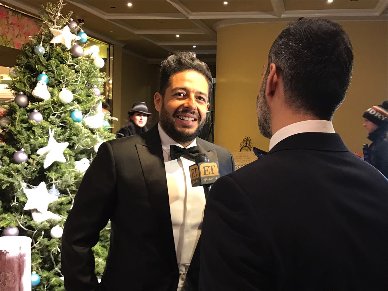 حصريا على نجوم إف إم..شاهد بالصور: حماقي يتسلم جائزة أفضل مطرب في الشرق الأوسط