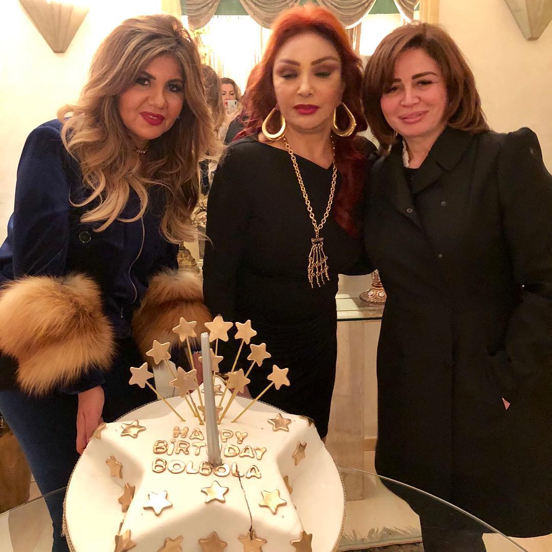 نبيلة عبيد تحتفل بعيد ميلادها الـ75 بـ«تورتة ضد الحسد»
