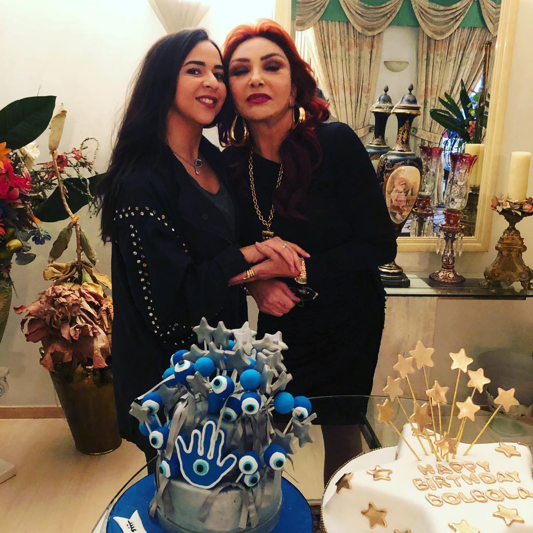 نبيلة عبيد تحتفل بعيد ميلادها الـ75 بـ«تورتة ضد الحسد»