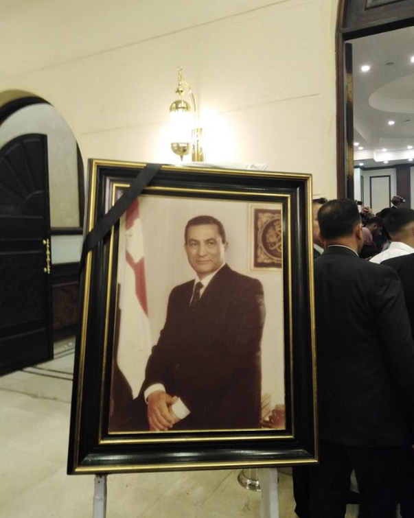 15 صورة من عزاء الرئيس الأسبق محمد حسني مبارك