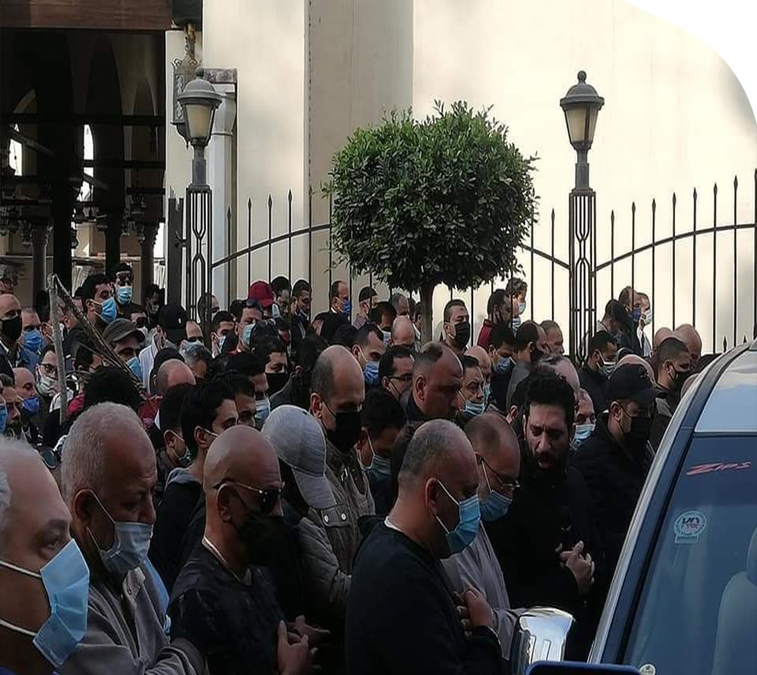 10 صور من تشييع جنازة والدة حسن الرداد بحضور نجوم الفن