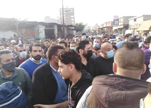 10 صور من تشييع جنازة والدة حسن الرداد بحضور نجوم الفن