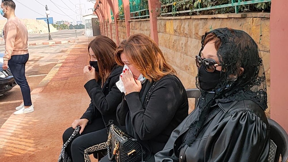 بحضور أحمد حلمي وكريم عبدالعزيز.. 15 صورة من جنازة الكاتب وحيد حامد