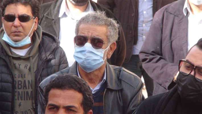 بحضور أحمد أمين وسيد رجب.. 15 صورة من تشييع جنازة والد بيومي فؤاد