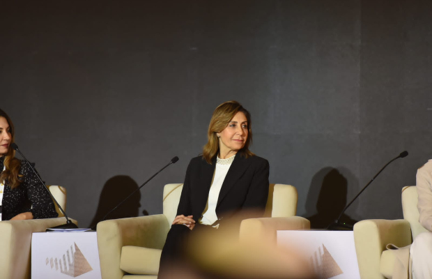 وزيرة الثقافة