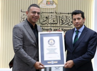 المغامر علي عبده مع وزير الشباب والرياضة