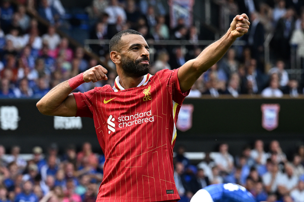 بعد الاحتفال بالقوس والسهم.. قصة أشهر احتفالات للنجم المصري محمد صلاح في الدوري الإنجليزي