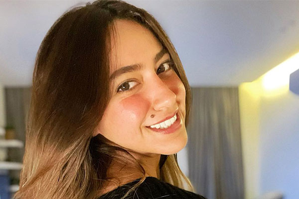 Paralyzed by the Pursuit of Perfection: Hind Abdel Halim's Shocking Warning on the Hidden Dangers of Slimming Injections - News Directory 3