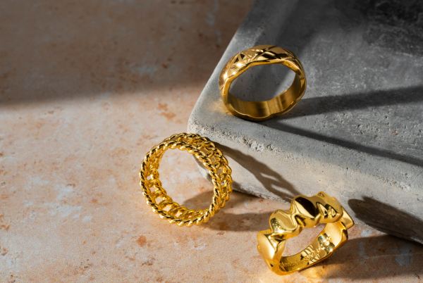 «عيار 21 بـ5740 جنيهًا».. أسعار الذهب في مصر اليوم الإثنين 15 ديسمبر | نجوم إف إم