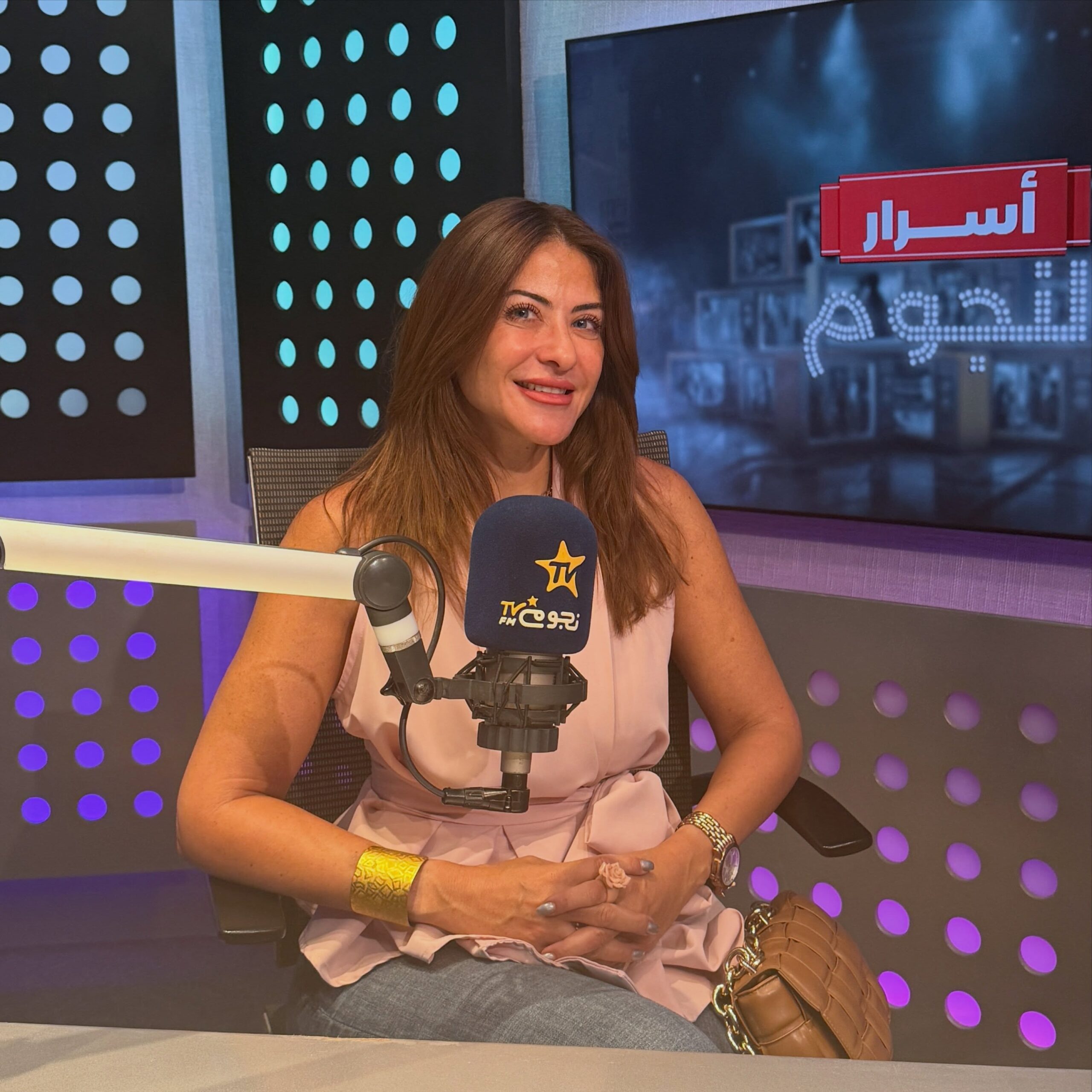 الفنانة هيدي كرم ضيفة برنامج «أسرار النجوم» على «نجوم إف إم»